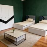 غرفة شباب ڤي V Youth Room تصميم مودرن بلمسة خشبية طبيعية بخامات 100%