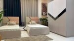 غرفة شباب ڤي | V Youth Room تصميم مودرن بلمسة خشبية طبيعية بخامات 100%