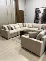 غرفة معيشة ويشي بتصميم U Shape بمقاسات 215×520×215 سم مع شلت منفصلة وحشو فايبر Super Soft لجلسة مريحة وأنيقة.