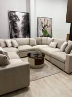 غرفة معيشة ويشي بتصميم U Shape بمقاسات 215×520×215 سم مع شلت منفصلة وحشو فايبر Super Soft لجلسة مريحة وأنيقة.
